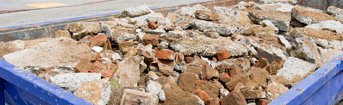 Qué se puede echar en un contenedor de obra